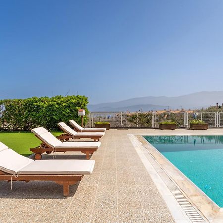 The House Of Gratitude - Poolside Retreat Βίλα Λουτρά Ωραίας Ελένης Εξωτερικό φωτογραφία