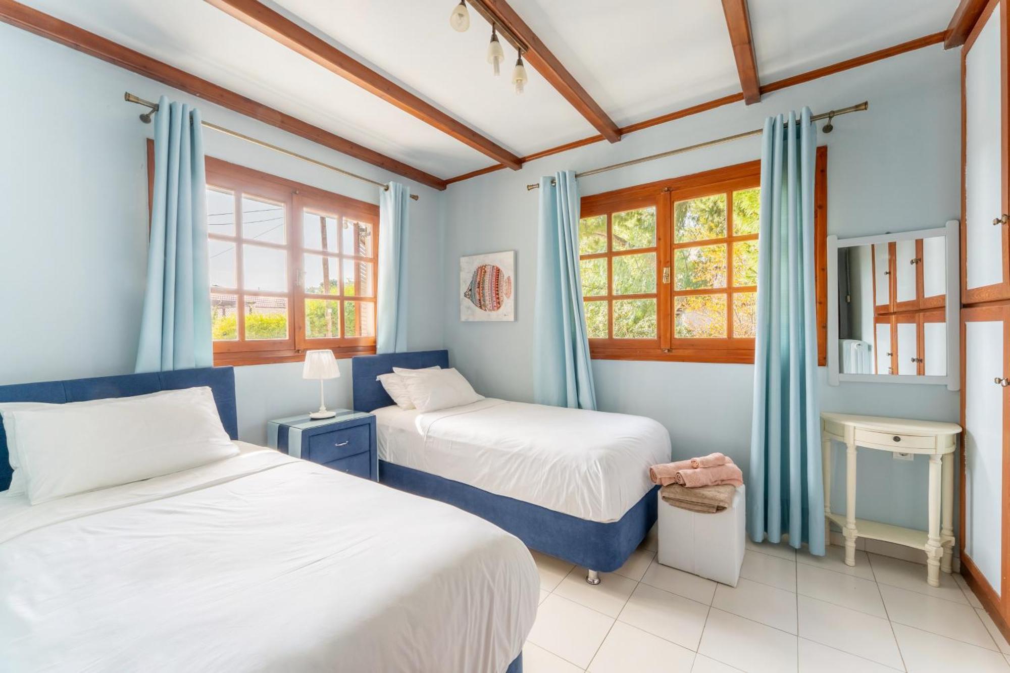 The House Of Gratitude - Poolside Retreat Βίλα Λουτρά Ωραίας Ελένης Εξωτερικό φωτογραφία