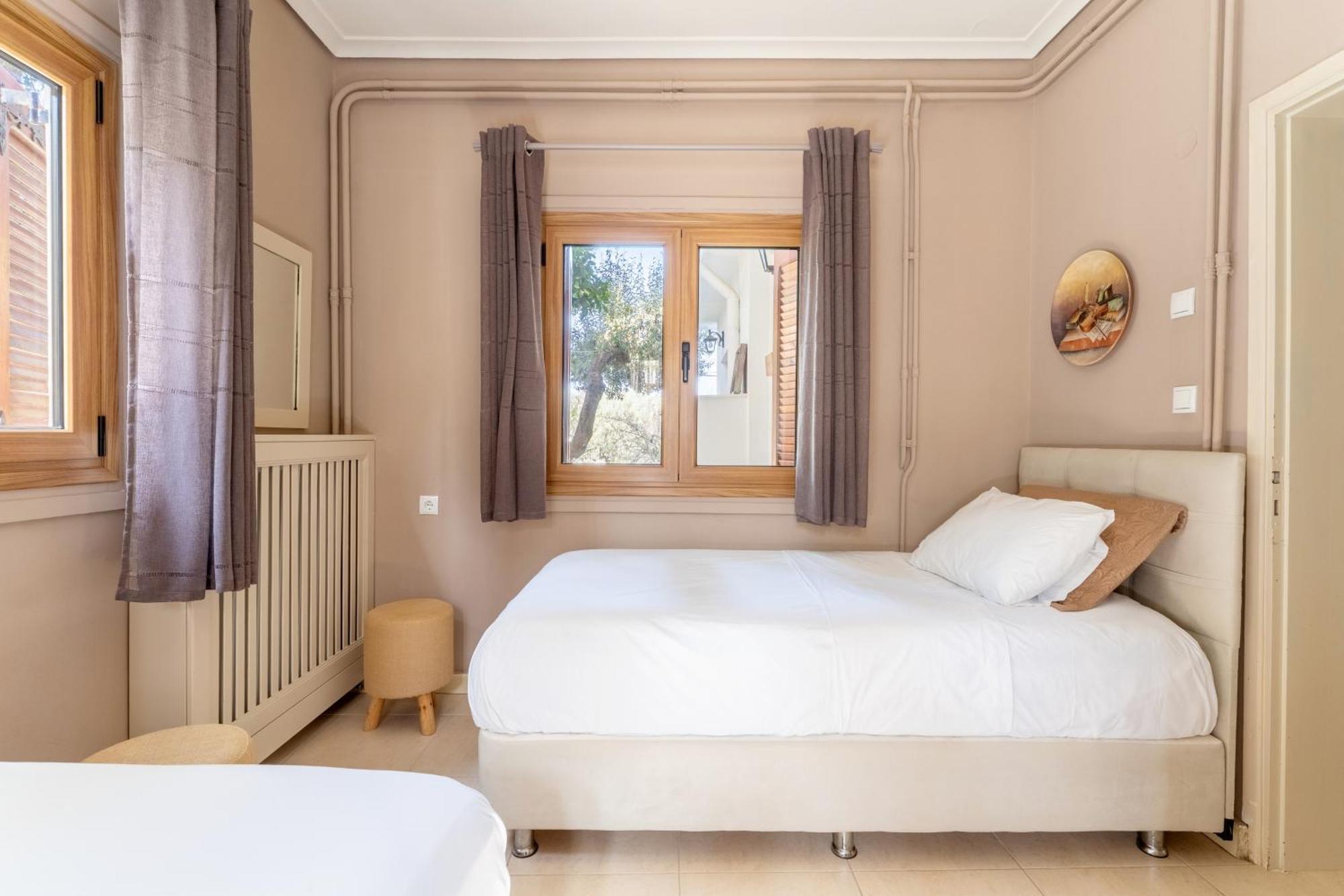 The House Of Gratitude - Poolside Retreat Βίλα Λουτρά Ωραίας Ελένης Εξωτερικό φωτογραφία