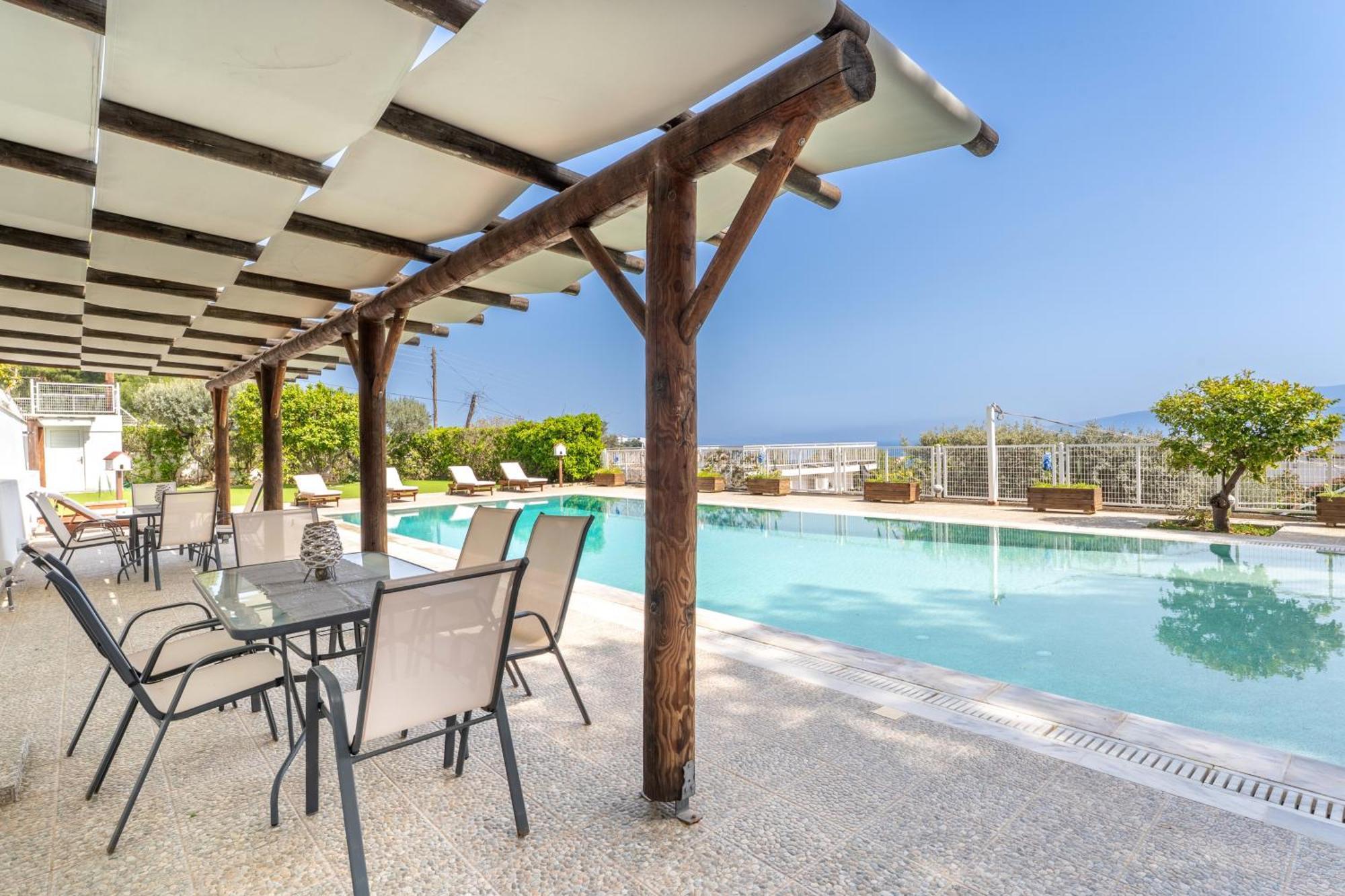 The House Of Gratitude - Poolside Retreat Βίλα Λουτρά Ωραίας Ελένης Εξωτερικό φωτογραφία