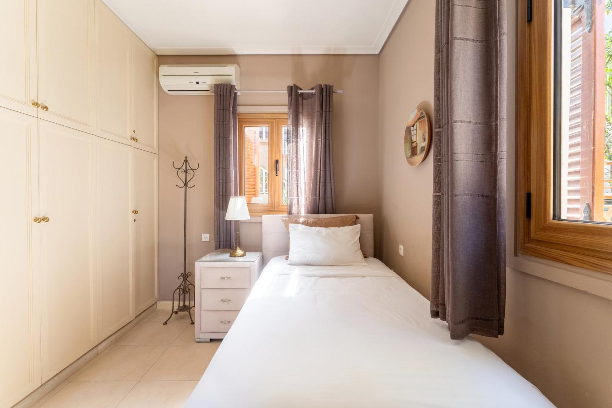 The House Of Gratitude - Poolside Retreat Βίλα Λουτρά Ωραίας Ελένης Εξωτερικό φωτογραφία