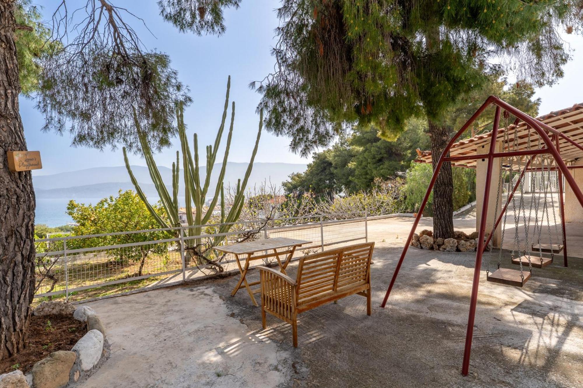 The House Of Gratitude - Poolside Retreat Βίλα Λουτρά Ωραίας Ελένης Εξωτερικό φωτογραφία