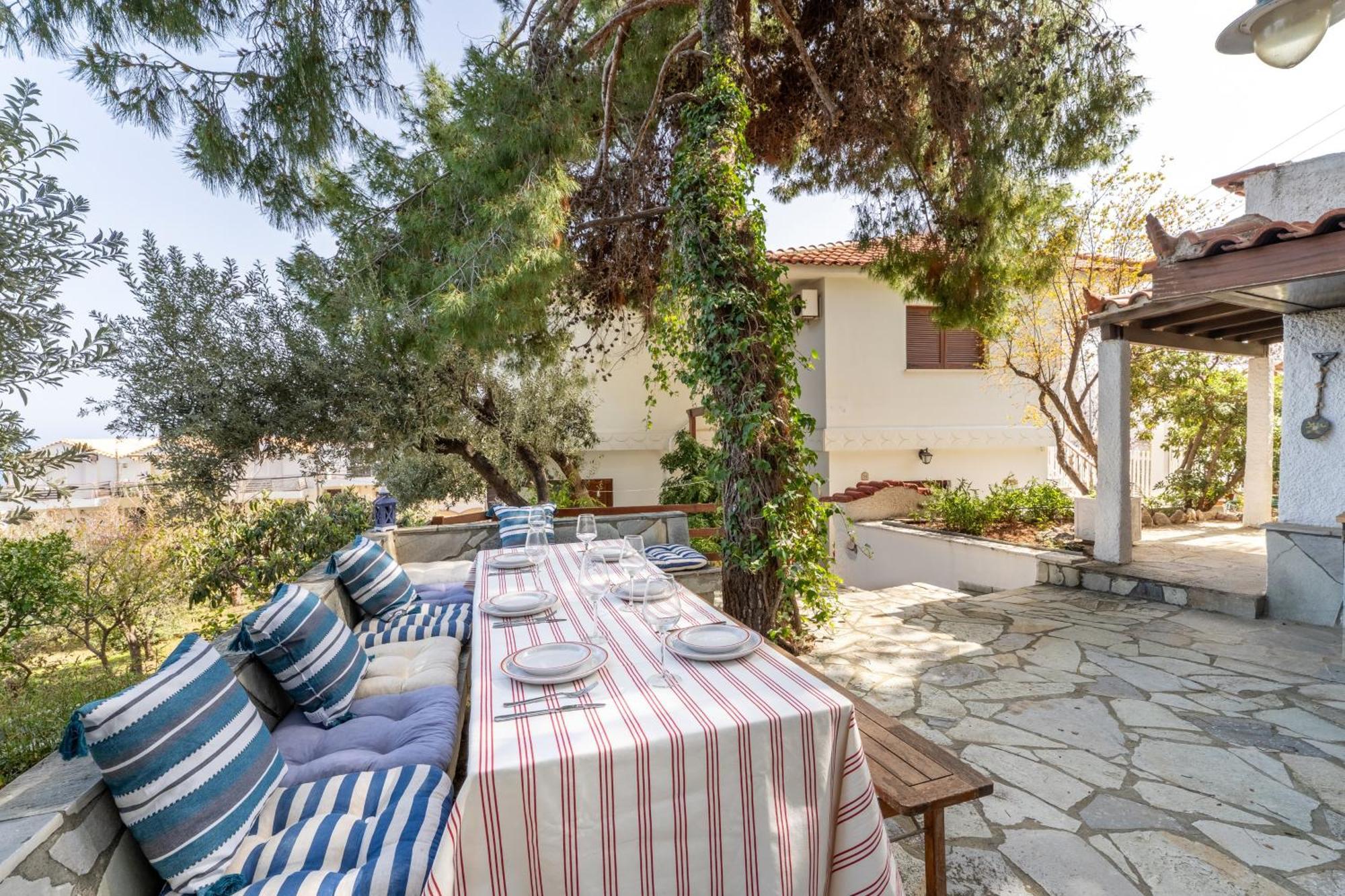 The House Of Gratitude - Poolside Retreat Βίλα Λουτρά Ωραίας Ελένης Εξωτερικό φωτογραφία
